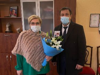 Илья Синицын поздравил с профессиональным праздником сотрудников органов ЗАГС